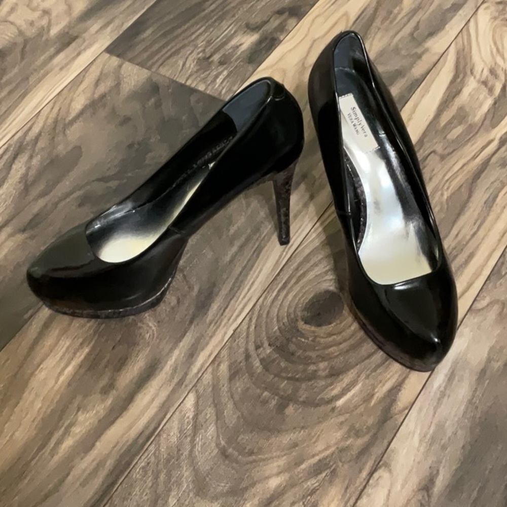 Simply Vera Vera Wang Black Heel - Size 9
